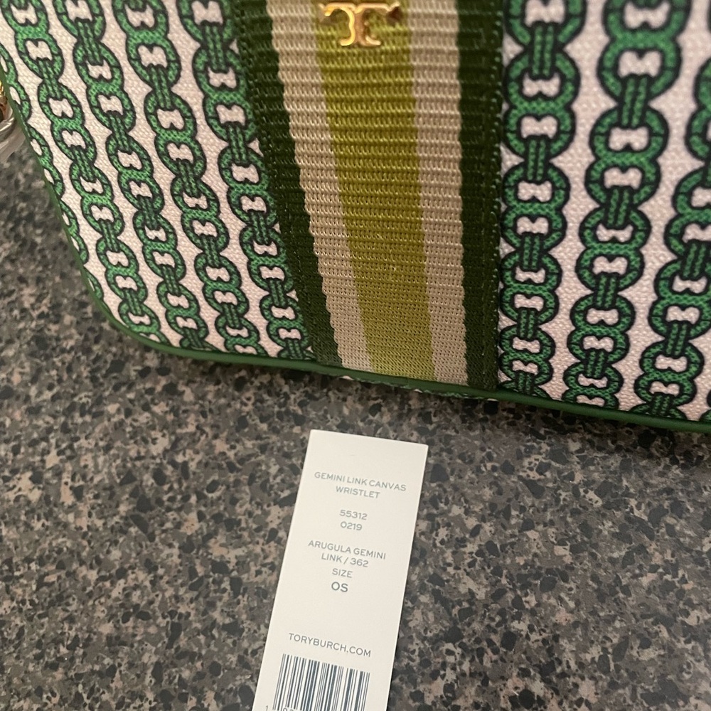 Tory Burch Green and White Chain Pattern Wristlet - Picture 4 of 9